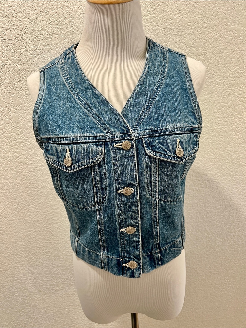 Vintage Y2K Denim Vest in Med-Lt Blue Wash